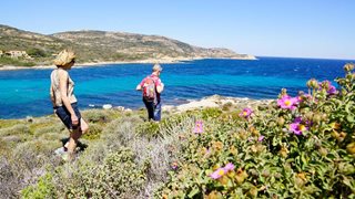 Wandern in den hohen Bergen der Balagne in Korsika