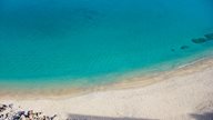 Türkises Meer und weißer Sandstrand