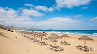 Ein Sandstrand auf der Insel Porto Santo