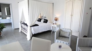 Die Suite im Hotel A Madonetta überzeugt mit einer modernen Ausstattung und der größeren Grundfläche.