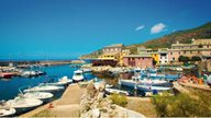 Ein kleiner Hafen in der Region Bastia