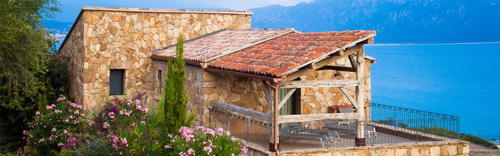 Korsische Villa aus Stein mit Meerblick